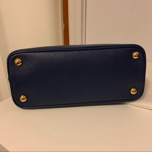 Prada Saffiano Bag - Picture 5 of 15